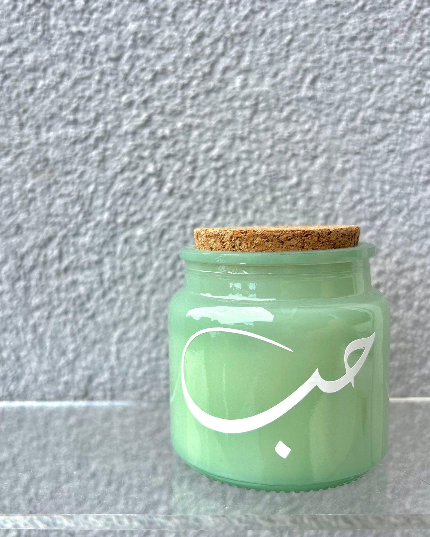 Bougie menthe avec couvercle liège - petit format - Modèle "Amour"